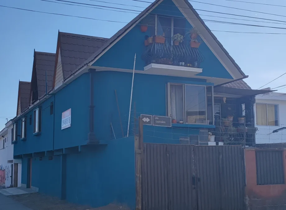 Casa 5 Habitaciones y 3 baños, excelente ubicación en Alto Hospicio centro.